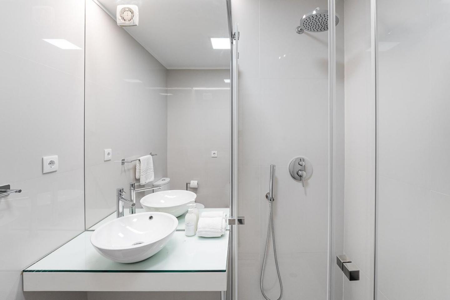 Guestready - Luminescence Near Carmo Church ปอร์โต ภายนอก รูปภาพ